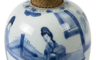 Vase ovoïde en porcelaine, Chine, dynastie Qing, avec monture en métal et liège, décor en bleu de femmes "long Eliza" dans un jardin, ma