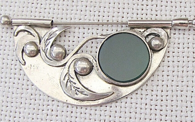 Vintage silver sterling 925 floral kinetic pin brooch set with jade, 17 gr.