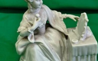 White Capodimonte porcelain depicting lady