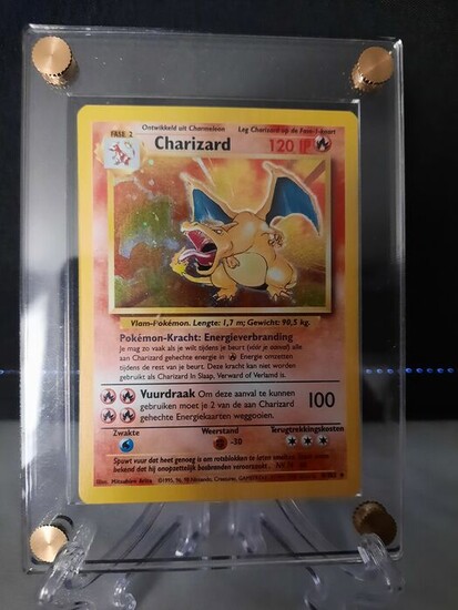 Wizards of The Coast - Pokémon - Trading card Charizard base set 4/102 - 1995