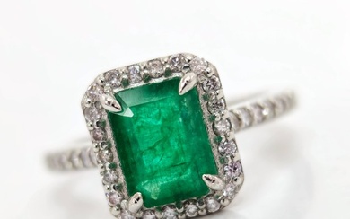 *no reserve* 2.00 ct Green Emerald & 0.50 ct N.Fancy Pink Diamond Ring - 3.38 gr - 14 kt. White gold - Ring - 2.00 ct Emerald - Diamond