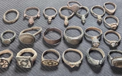 varied cultures Bronze, 21 Pieces Ring (No Reserve Price)