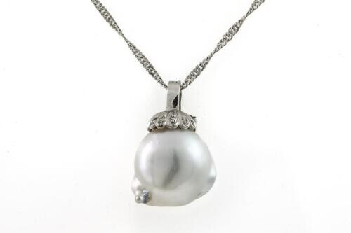14.5mm Pearl and Diamond Pendant
