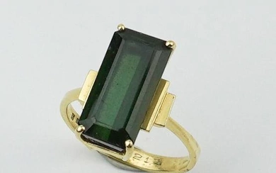 18KYG Green Tourmaline Ring