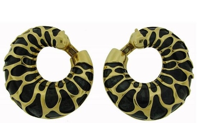 1989 Marina B Metal Gold Giraffe Motif Hoop Earrings