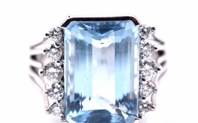 14k White Gold Aquamarine and Diamond Ring