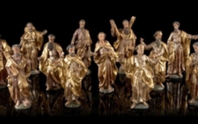 ÉCOLE ESPAGNOLE, DEUXIÈME MOITIÉ DU XVIIe SIÈCLE Les Douze Apôtres Suite de douze statuettes en bois polychromé, doré et argenté