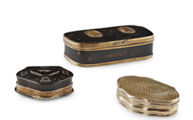 Y THREE SNUFF BOXES LATE 18TH/ 19TH CENTURY comprising...