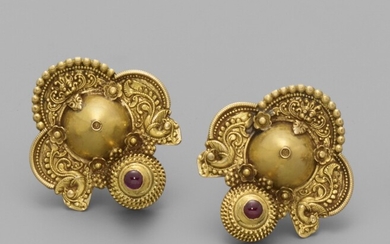 A Bangalore pair of gold ear studs. Southern India, Karnataka. 20th century