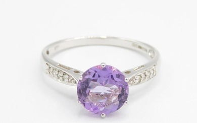 9ct white gold amethyst with diamond shoulders dress ring (2...