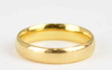 A 22ct gold wedding band, size K, approx. 4.2g.Condition Report...