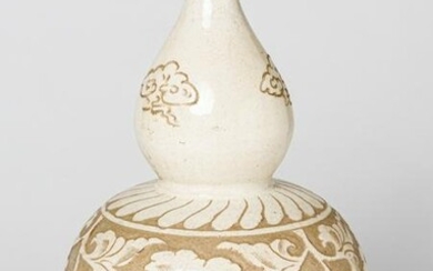 A CHINESE DOUBLE GOURD CERAMIC VASE, probably
