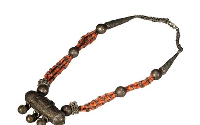 A CORAL AND SILVER NECKLACE