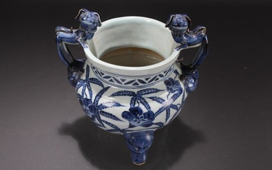 A Chinese Tri-podded Blue and White Porcelain Fortune Censer
