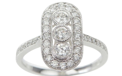 A DIAMOND PLAQUE RING IN 18CT WHITE GOLD, TOTAL DIAMOND WEIGHT ESTIMATED 0.74CT, SIZE M-N, 3.2GMS