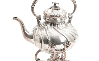 A Danish silver kettle on stand. No maker's mark, 1921. Weight app. 1474 gr. H. 28.5 cm.