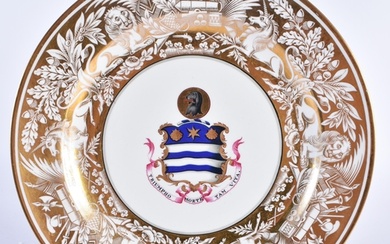 A FINE EARLY 19TH CENTURY CHAMBERLAINS WORCESTER ARMORIAL PL...