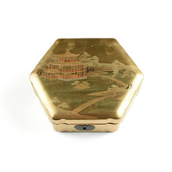 A JAPANESE GILT AND POLYCHROME LACQUERED HEXAGONAL BOX