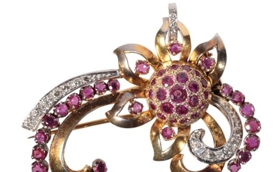 A RUBY AND DIAMOND BROOCH / PENDANT round-cut rubies and dia...