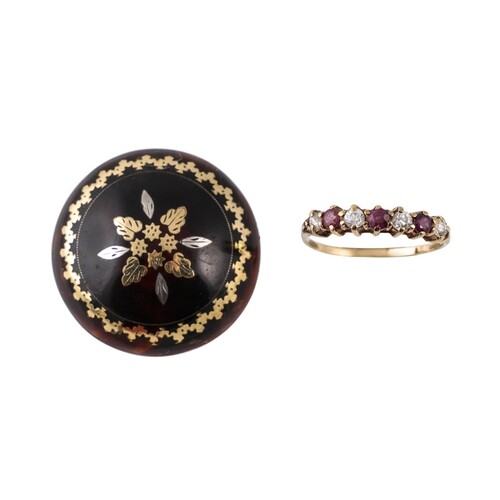 A VINTAGE TORTOISESHELL BROOCH, inlaid gold and silver pique...
