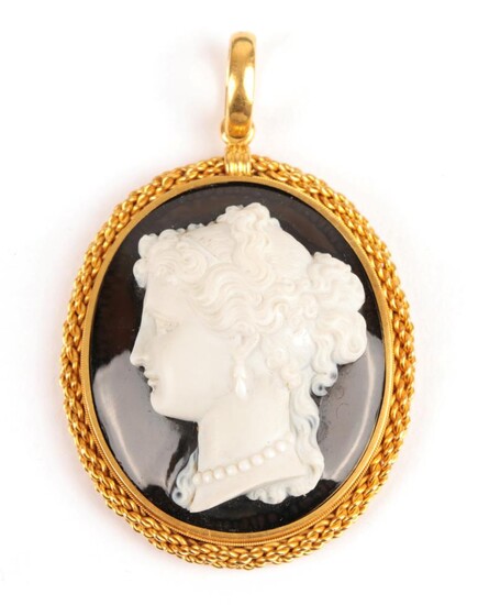 A Victorian Agate Cameo Pendant, depicting a portrait of a lady, in a rope effect frame,...