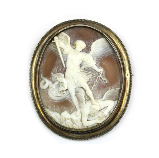 A Victorian silver gilt mounted shell cameo brooch