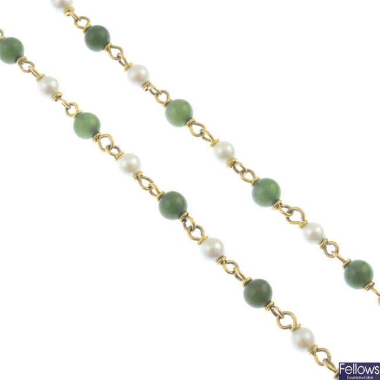 A nephrite and cultured pearl single-strand necklace.