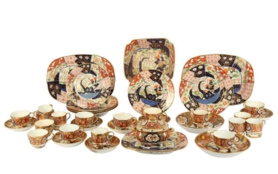 A pair of 19th century English Imari pattern porcelain oval chargers