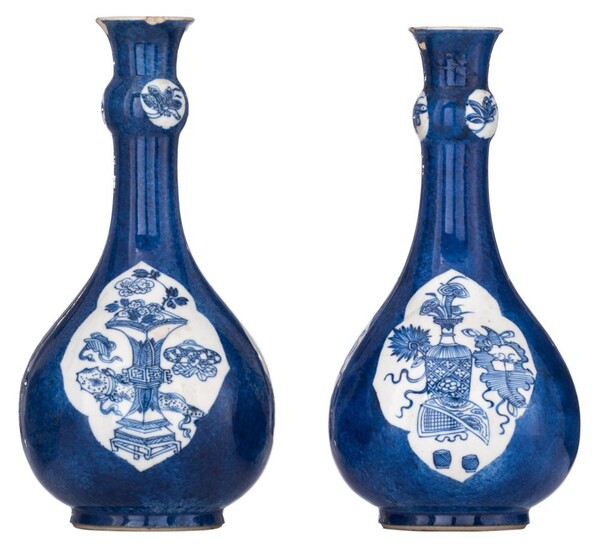 A pair of Chinese bleu poudré ground bottle vases, H 22,5 cm