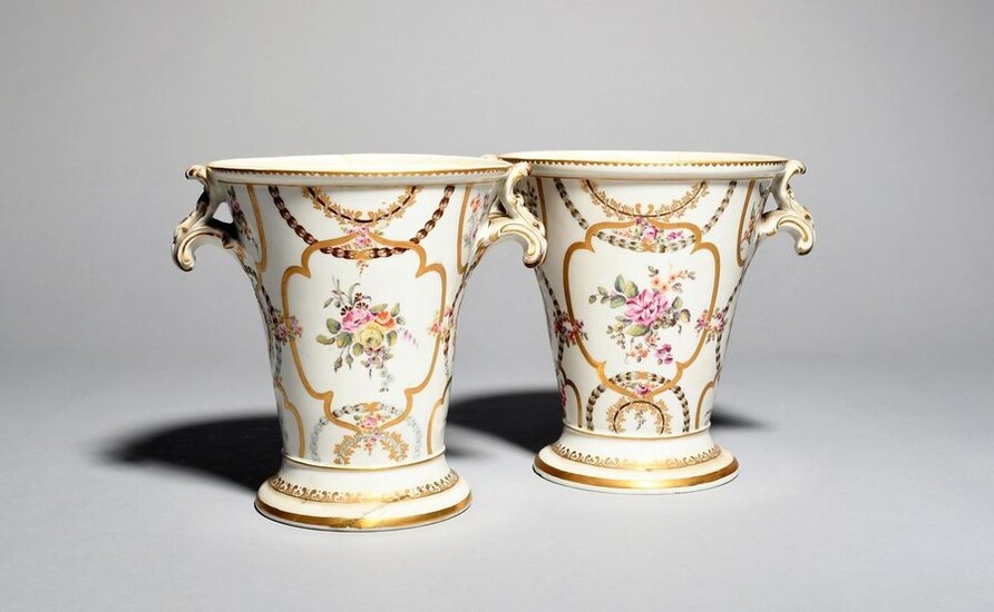 A pair of English porcelain vases 19th century,...