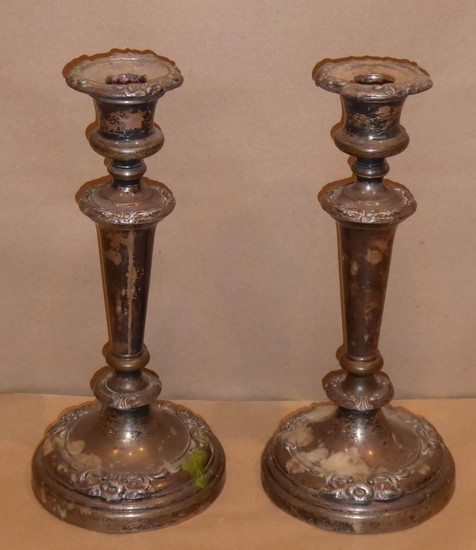 A pair of early 19th century Sheffield plated table candlest...