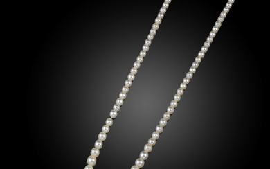 A single row natural pearl necklace
