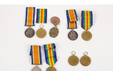 A small collection of WWI medals to the Smethurst family com...