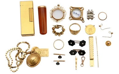 AN INTERESTING MISCELLANEOUS GROUP OF JEWELLERY AND DESK FINDING