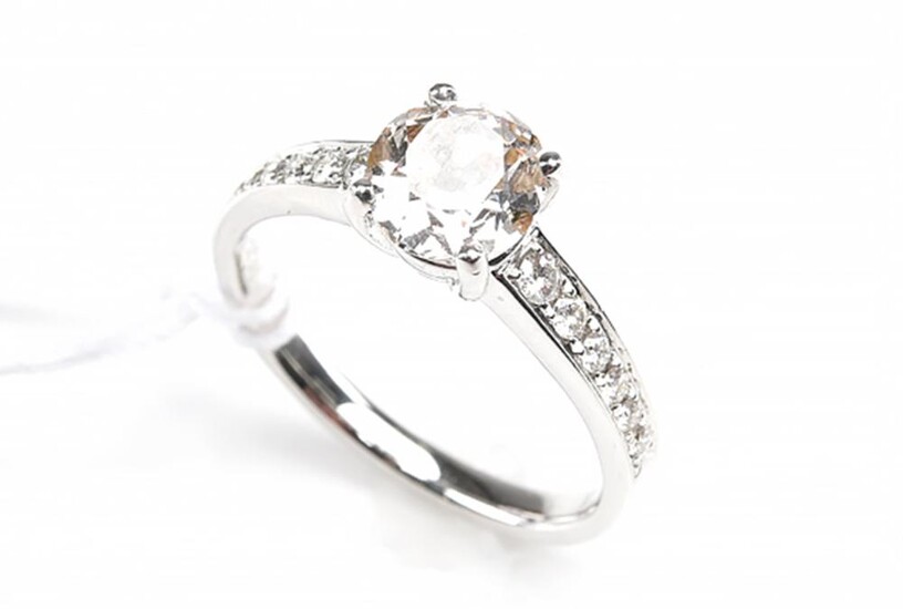 AN OLD EUROPEAN CUT DIAMOND SOLITAIRE RING, WEIGHING 1.20CTS, IN 18CT WHITE GOLD(NEW SHANK), SIZE N, 3.9GMS