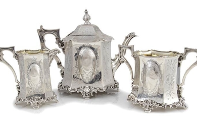 An English Victorian sterling silver tea service - London 1845,...