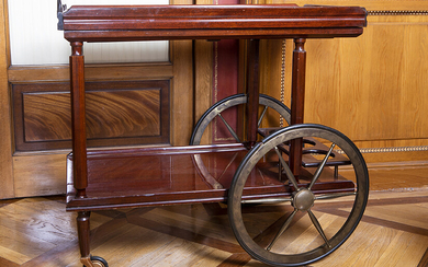 Auxiliary cart in mahogany wood on wheel legs, 19th century. Size: 73x45x80 cm. Exit: 180uros. (29.949 Ptas.)
