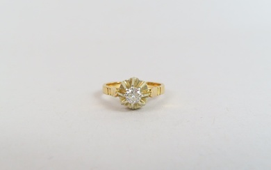 Bague solitaire, la monture en or jaune (750/00) sertie d'un diamant d'environ 0,25 ct. P....
