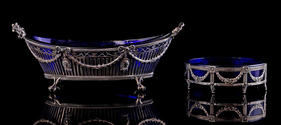 (-), Boat-shaped openwork silver basket, AJ Besseling Leeuwarden...