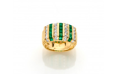 CALDERONI Round diamond and carré emerald yellow gold band ring, diamonds in all ct. 0.80 circa, g 10.43 circa size...