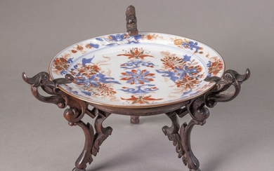 CHINE - XVIIIe siècle Assiette en porcelaine... - Lot 42 - De Baecque et Associés