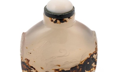 CHINESE CARVED SHADOW AGATE SNUFF BOTTLE Late 19th/Early 20th Century Height 2.25". Mother-of-pearl