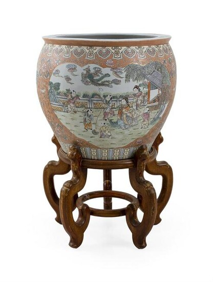 CHINESE PORCELAIN FISH BOWL 19th Century Exterior
