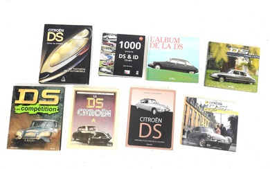 CITROEN : Huit livres sur le modèle DS de la marque, années 50 et suivantes....