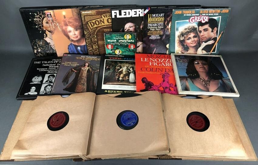 COLLECTION OF CLASSIC VINYL RECORDS
