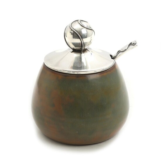 NOT SOLD. Carl Halier, F. Hingelberg: A stoneware marmelade jar with sterling silver lid and spoon. H. 10 cm. – Bruun Rasmussen Auctioneers of Fine Art