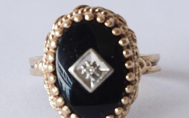 Charming Ladies 10k Gold Diamond & Onyx Ring