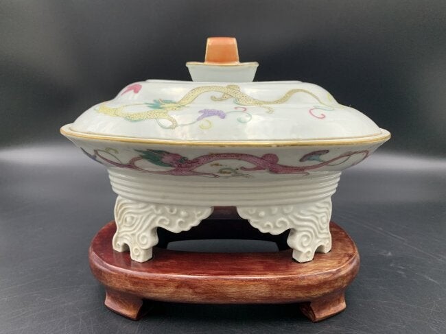 Chinese Export Hand Painted Porcelain Tureen & Cover