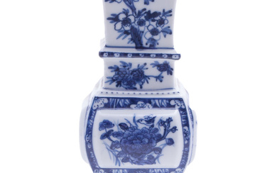 Chinese Porcelain Gu Vase
