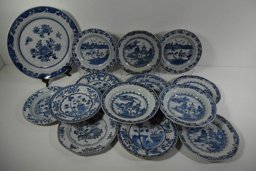 Chinese porcelain dish and 13 plates (accidents)